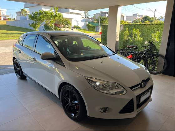 FORD FOCUS 2.0 SE PLUS 16V FLEX 4P POWERSHIFT